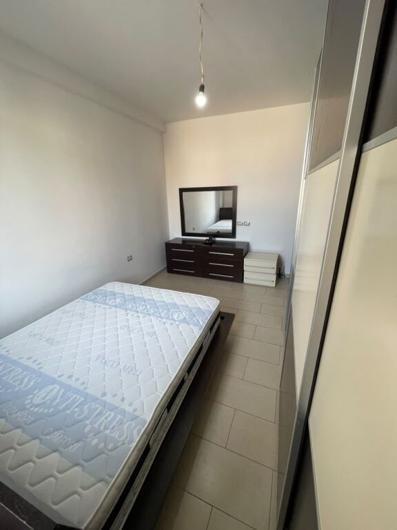 Apartament - Për Qira - Kodra e Diellit, Tiranë