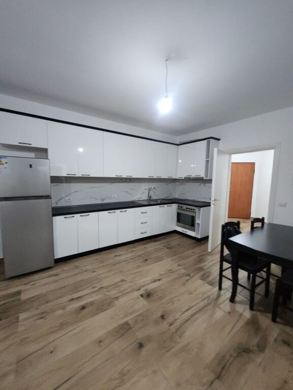 Apartament 2+1 për Qira 112m², në Yzberisht