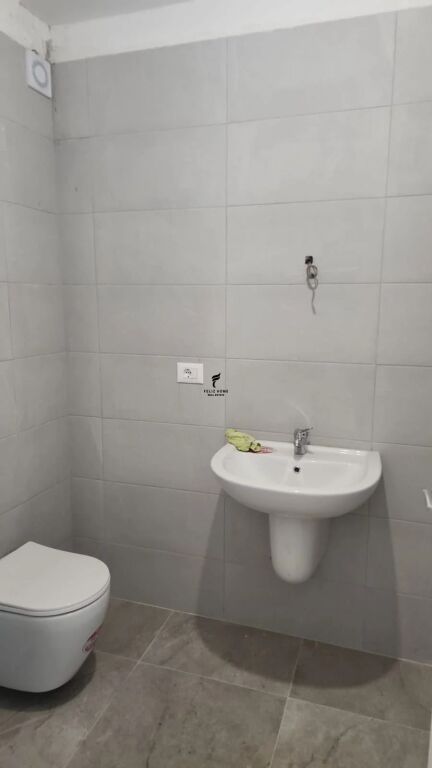 SHITET APARTAMENT 2+1 MYSLYM SHYRI 330.000 EURO FH-97174