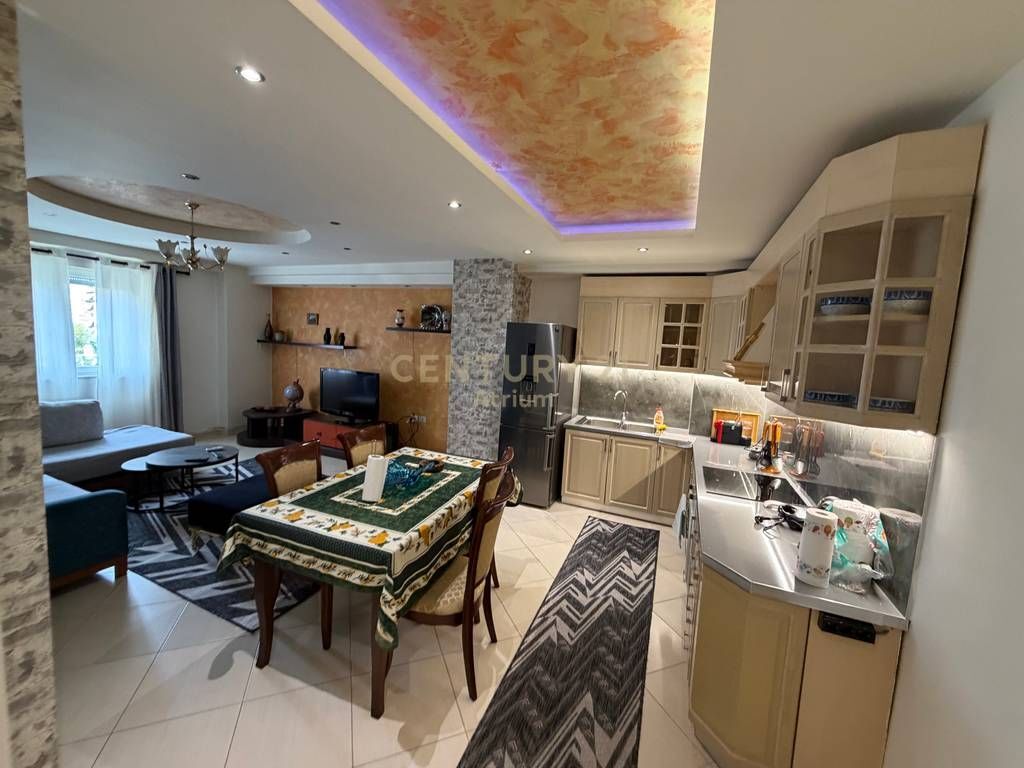 JEPET ME QERA APARTAMENT 2+1 PRANE AIR ALBANIA