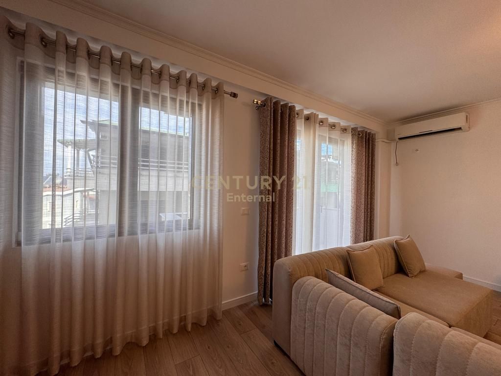 Appartamento 2+1 in affitto all'ingresso della residenza 'Kodra e Diellit' 800 € /Mese