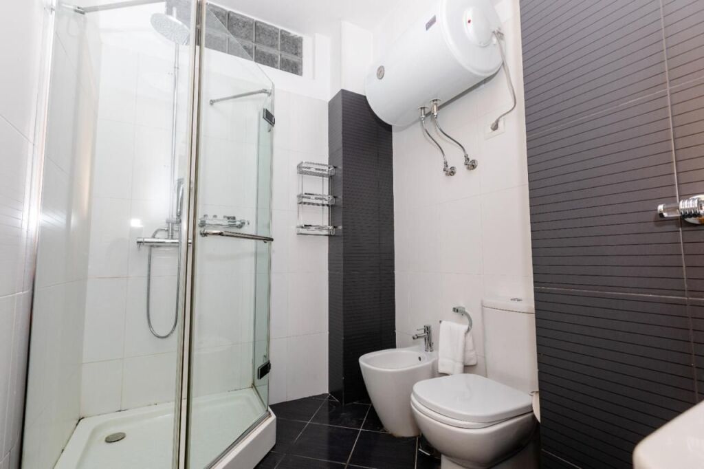 Apartament me pamje nga deti për qira Lungomare Vlora