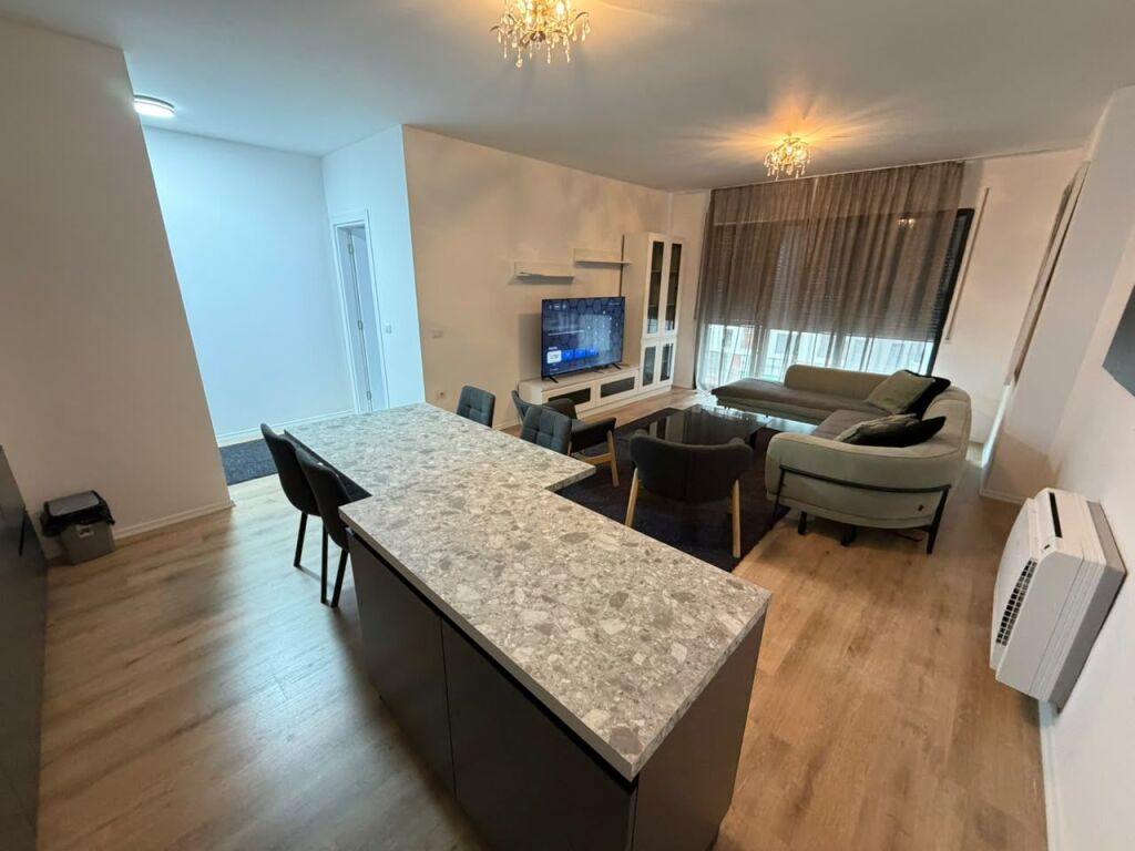 Jepet me qera super apartament 2+1+2+ 🅿️