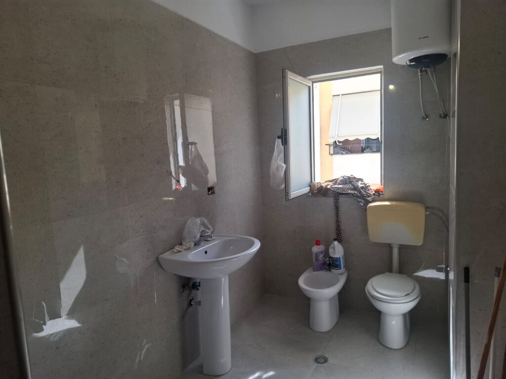 Jepet me qera apartament 1+1