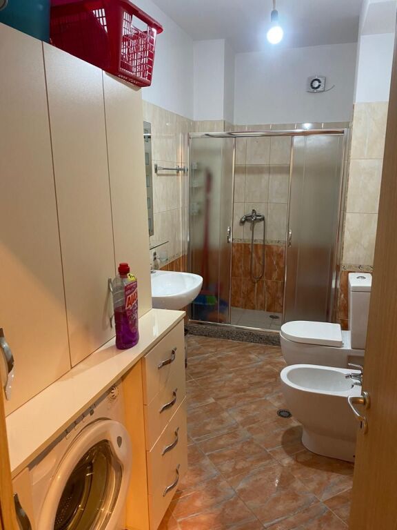 Jepet me qira apartament 2+1 ne Fresk!
