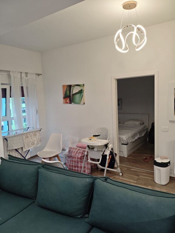 Apartament 1+1, Ali Dem!