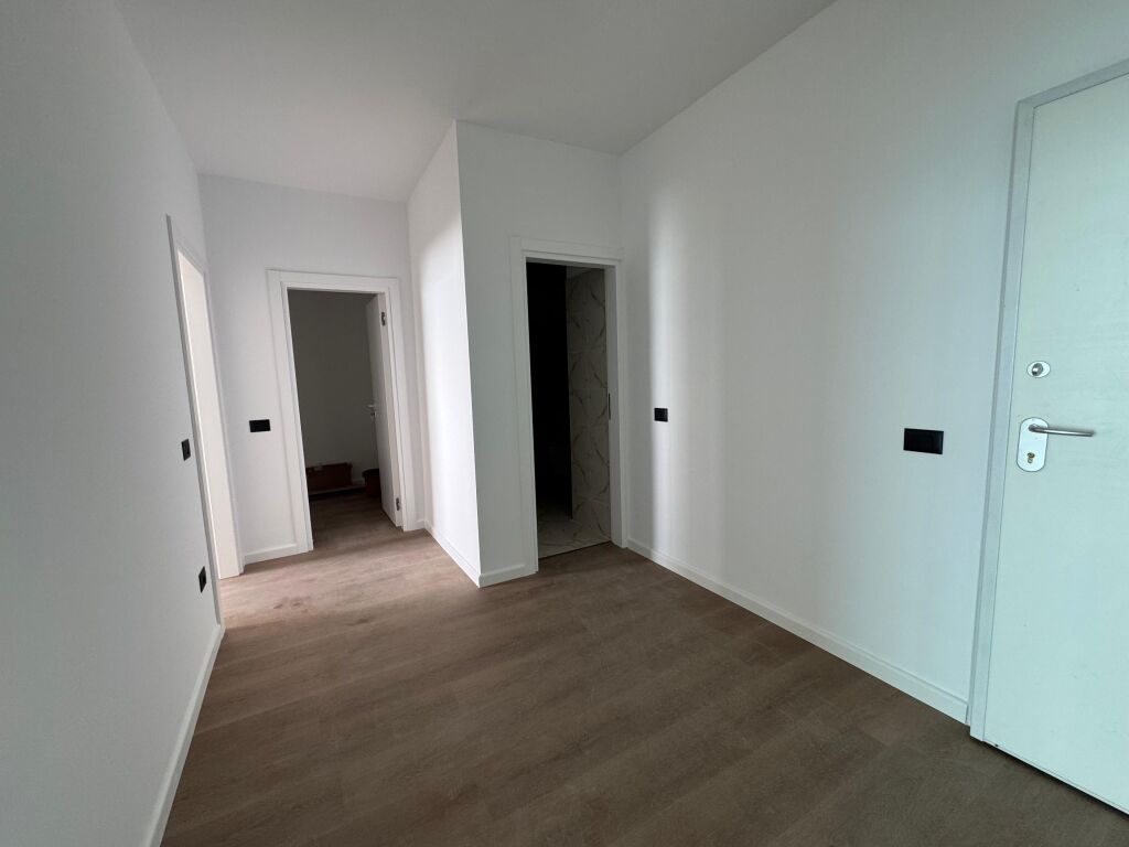 Jepet apartament me qera 1+1