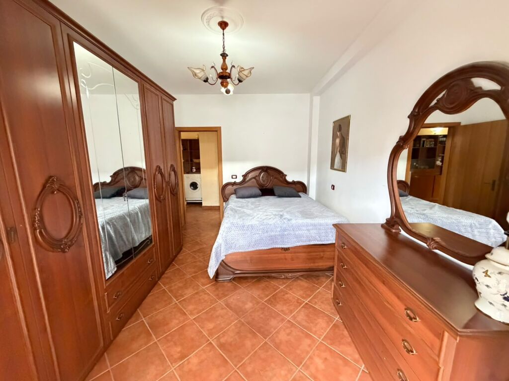 Qera, Apartament 2+1,Ish Rajoni i Policise ,Durrës