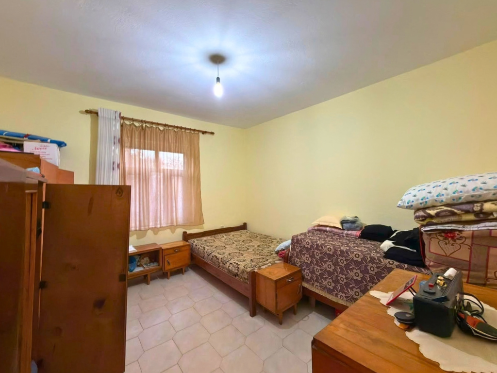 SHTËPI PRIVATE NË SHITJE – PLAZHI I VJETËR, VLORË