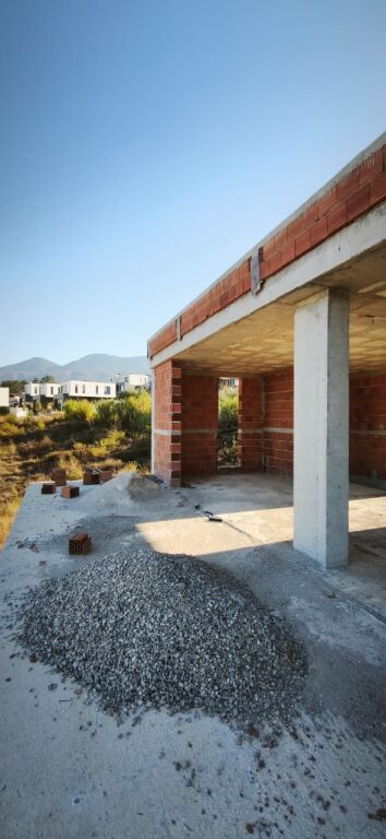 SHITET VILË ME PISHINË | RESIDENCA TËRFILI – FARKË