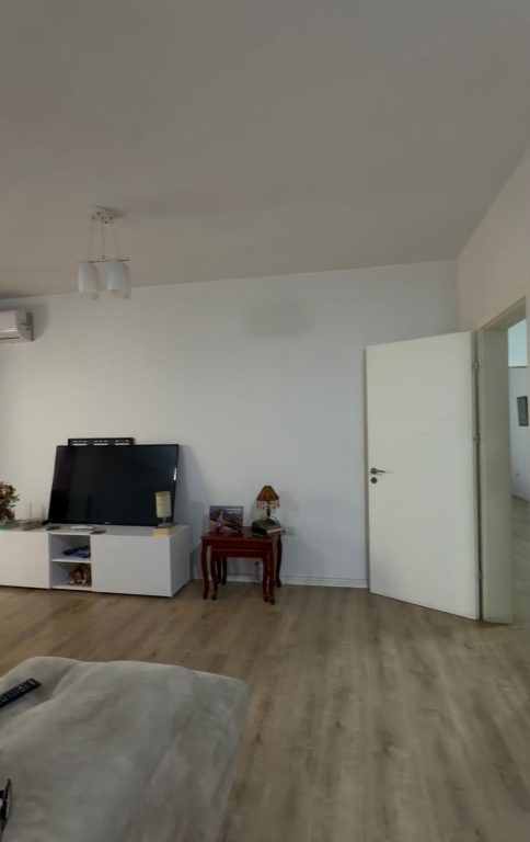 Apartment 2+1+2 for sale in the Paris Commune, Tirana.
