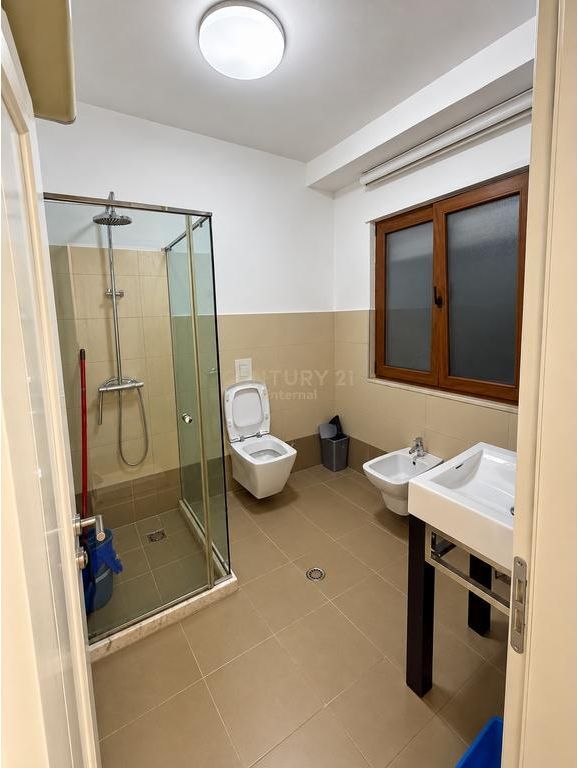 Duplex 3+1+2 +parking space for rent, Dry Lake.
