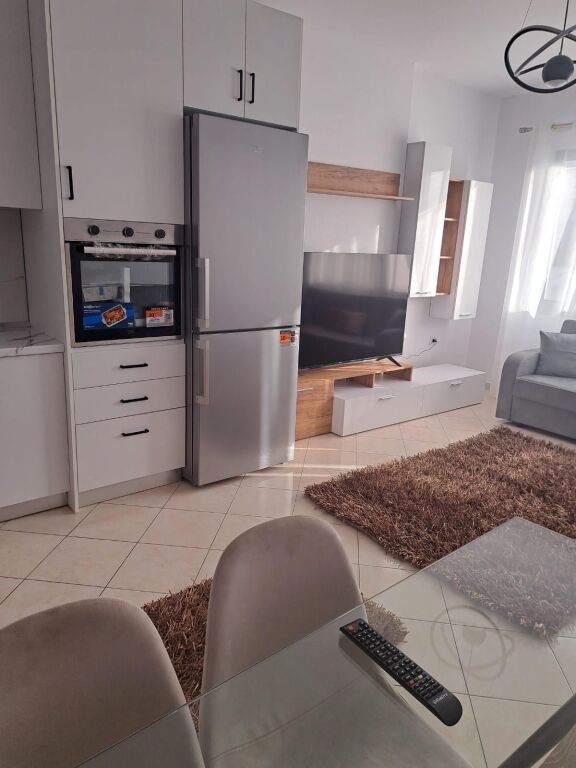 Appartamento 2+1+2 in affitto al Kompleksi Molla ad Astir
