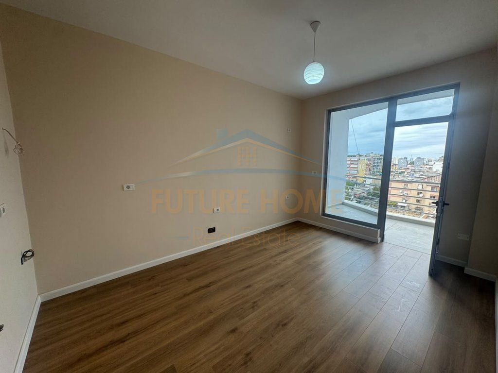In vendita, Appartamento 1+1, Via Kavaja, Tirana.