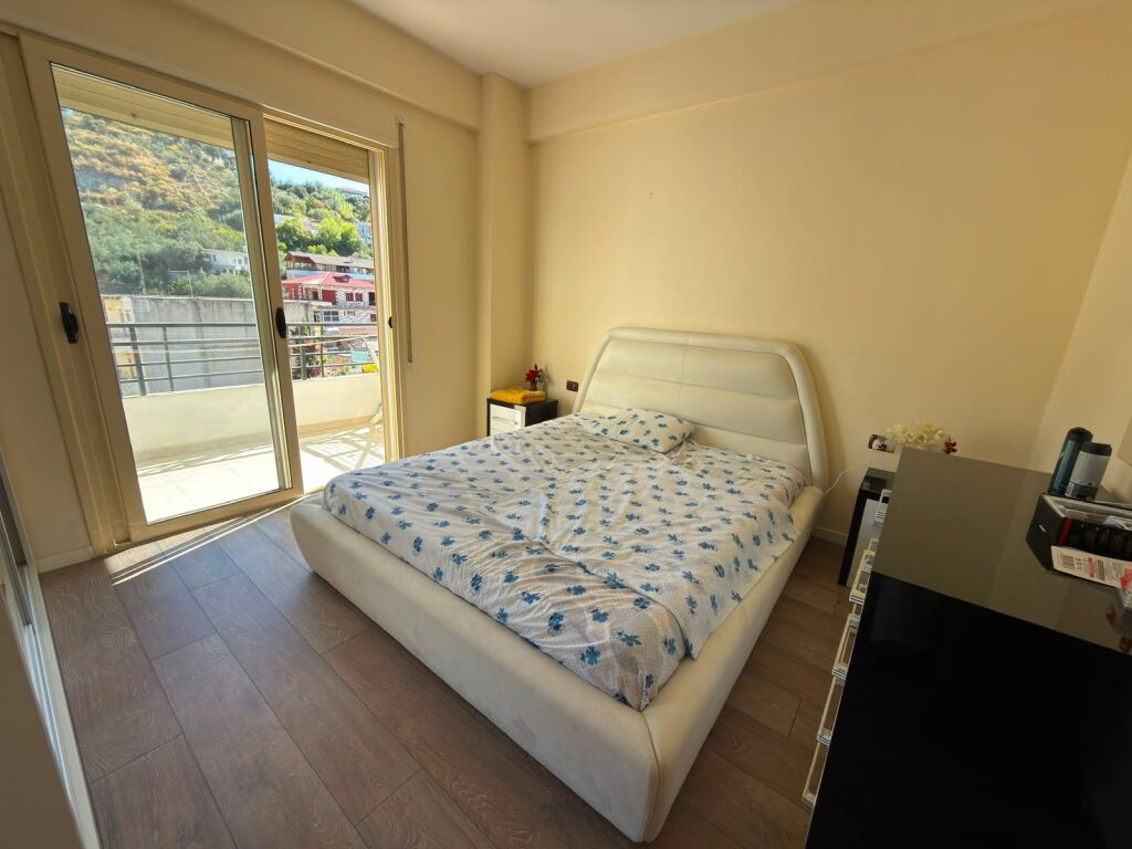 🏡 **SHITET APARTAMENT 2+1 – VLORË** 🌊