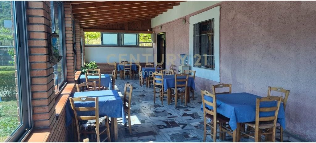 Local Bar for Sale in Berat!