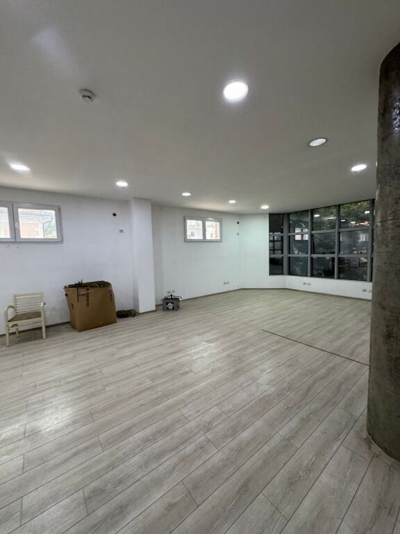 Paskuqan , Business premises for rent