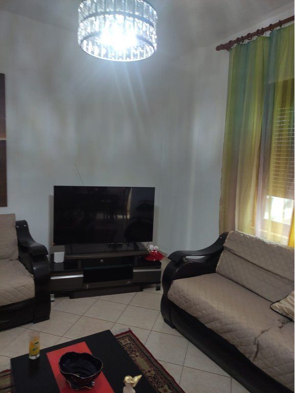 Apartament 2+1 Me Qira në Rruga Siri Kodra, Tiranë. 580 € /Muaj