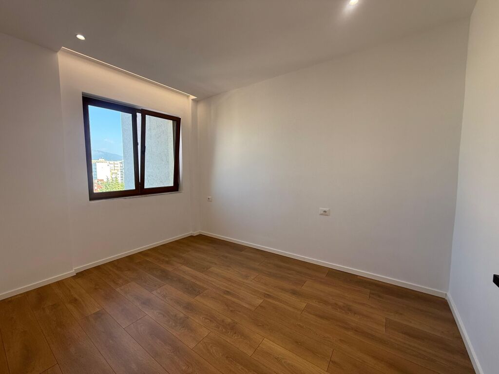 Shitet Apartament 1+1 📍 Selitë, pranë Supermarket Xhangollit