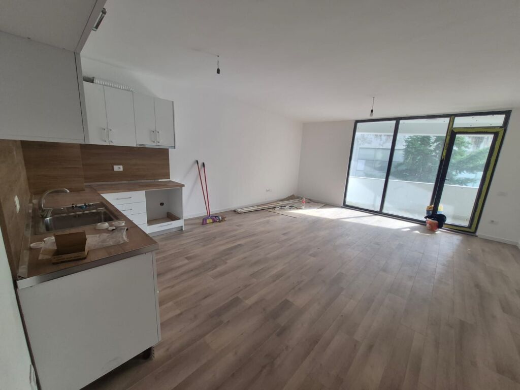 Apartament 2+1 Bosh Ne Astir !