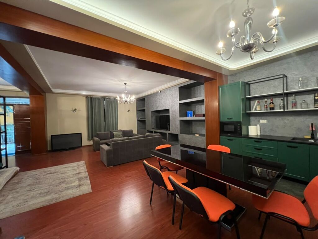AMBIENT ZYRE ME QERA – LIQENI I THATË 🏢