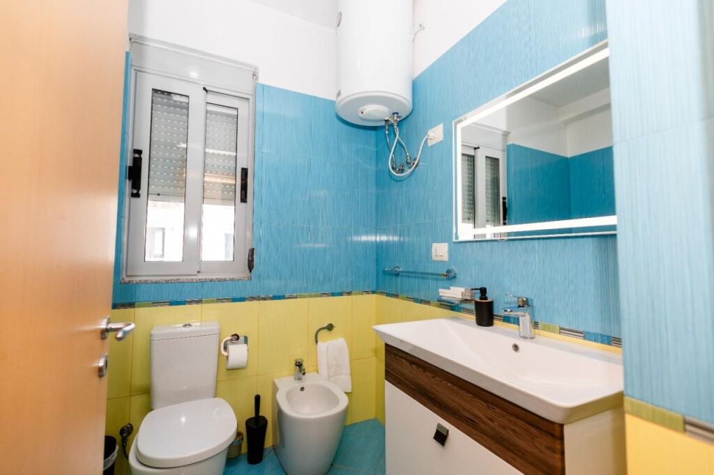 Apartament me pamje nga deti për qira Lungomare Vlora
