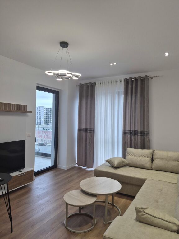 Affitto | Apartament 1 + 1 | Sheshi Shqiponja | 650 €/mese