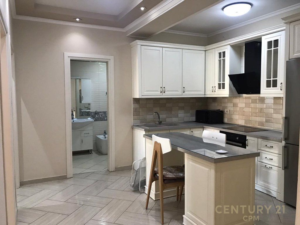 Appartamento 2+2 In Affitto a Zogu i Zi, Tirana - 700€ | 115 m²