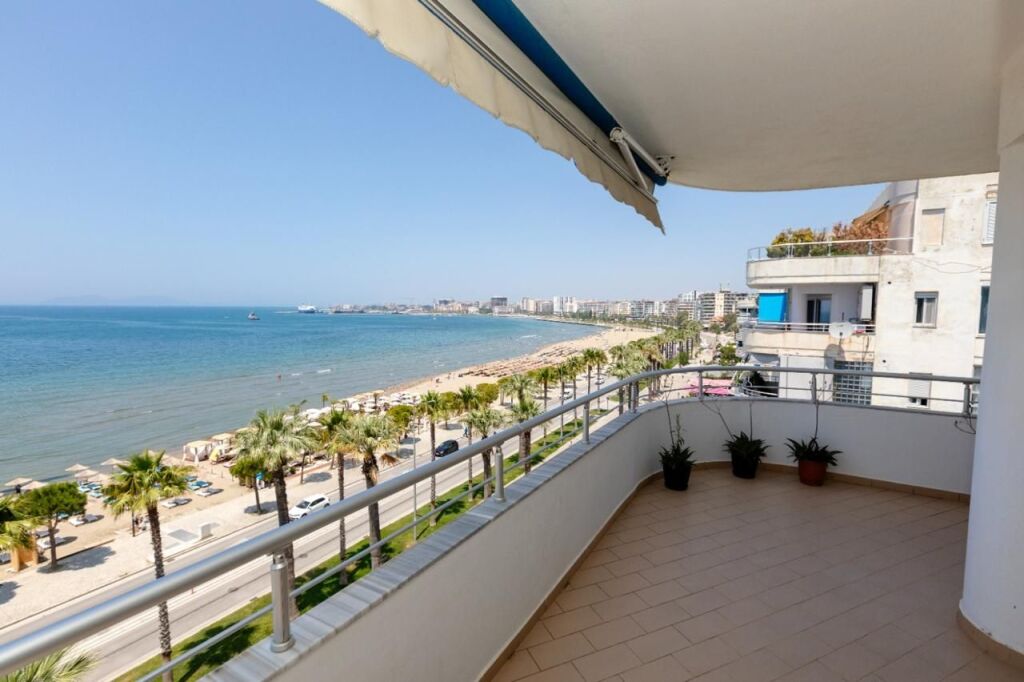 Apartament me pamje nga deti për qira Lungomare Vlora