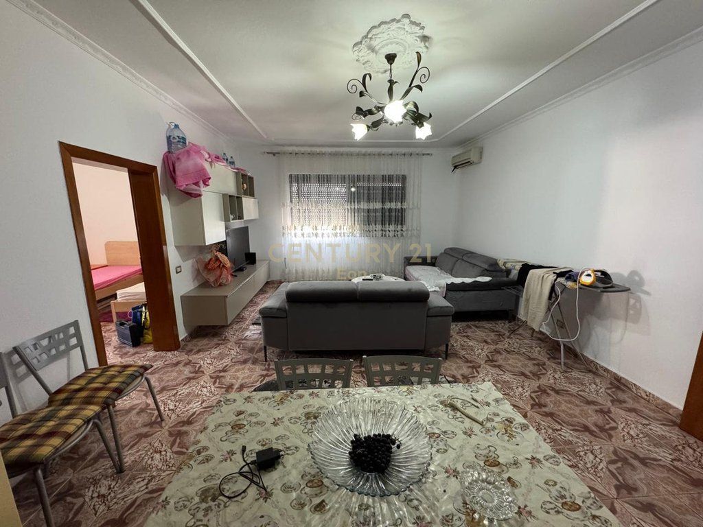 SHITET APARTAMENT 2+1 ME GARAZHD, DURRES !