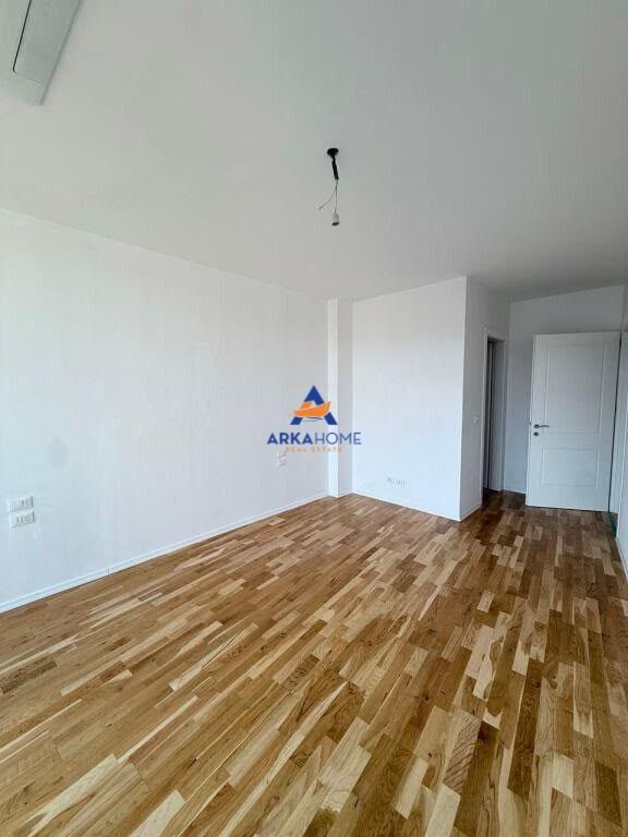 JEPET APARTAMENT ME QERA 2+1+BALLKON "LIQENI ARTIFICIAL" 1650 EURO