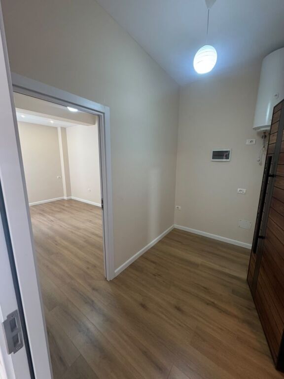 In vendita, Appartamento 1+1, Via Kavaja, Tirana. UNA75206