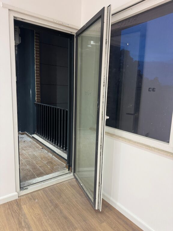 Jepen me qera 2 ambjente Biznesi 1+1, tek Rezidenca Henke perballe Birra Tirana 400 mije leke te vjetra secila