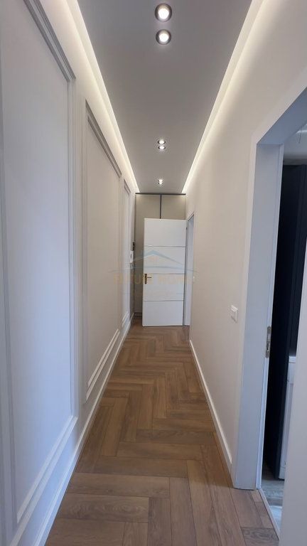 Affitto, Appartamento 2+1 + Posto Auto, Nuovo Mercato, Tirana.