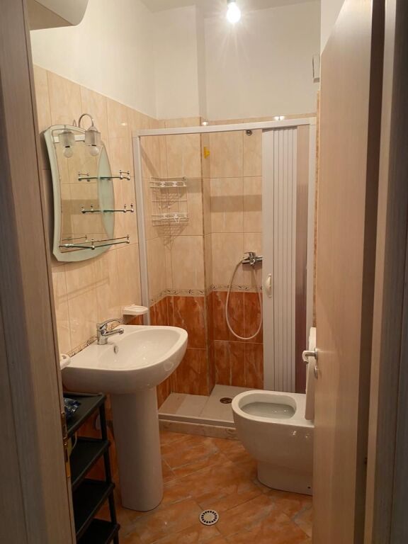 Jepet me qira apartament 2+1 ne Fresk!

