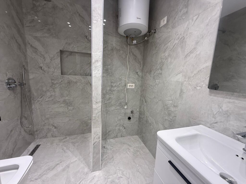 Shitet Apartament 1+1 📍 Selitë, pranë Supermarket Xhangollit
