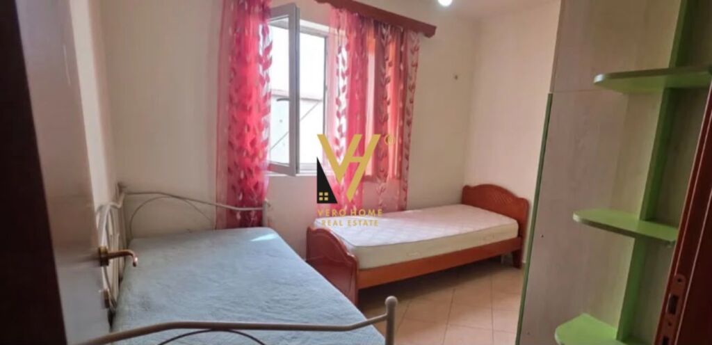 JEPET APARTAMENT 2+1+BLK ME QIRA TE RRUGA E DIBRES 55.000 LEKE
