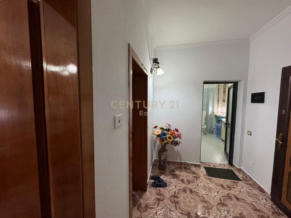 SHITET APARTAMENT 2+1 ME GARAZHD, DURRES !