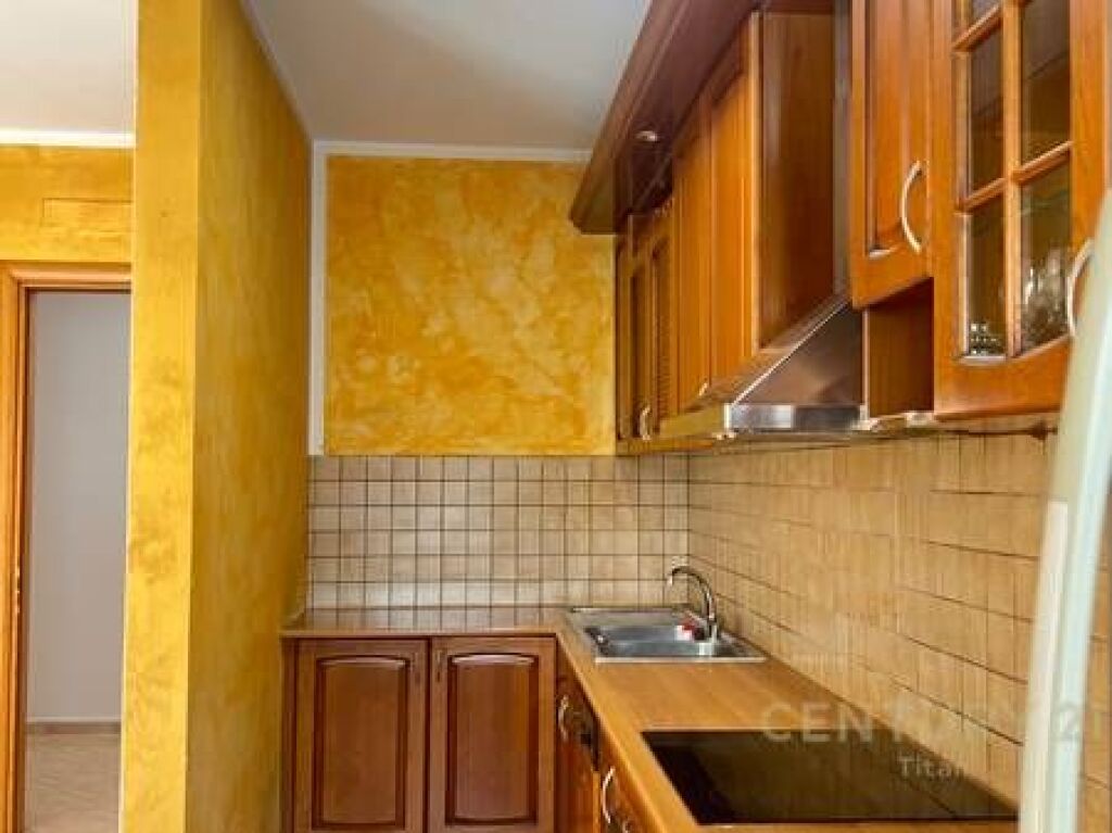 Apartament 3+1+2 tualete me qira te Zogu i Zi.