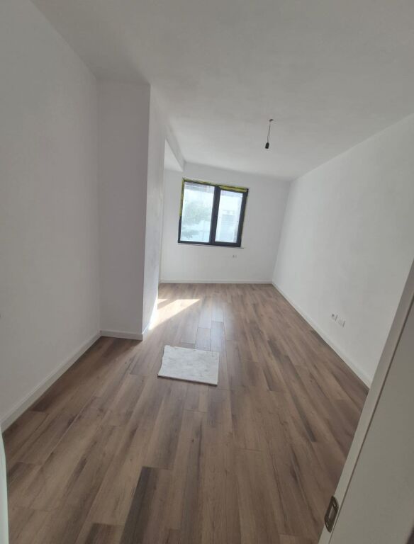 Apartament 2+1 Bosh Ne Astir !