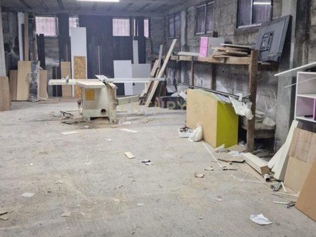 Magazinë me Qira në Rrugën Jordan Misja – 150 m²