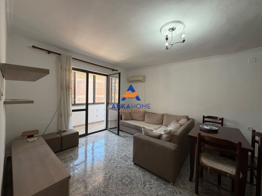 SHITET APARTAMENT 1+1+BALLKON "TE STACIONI I TRENIT" 13000000 LEKE