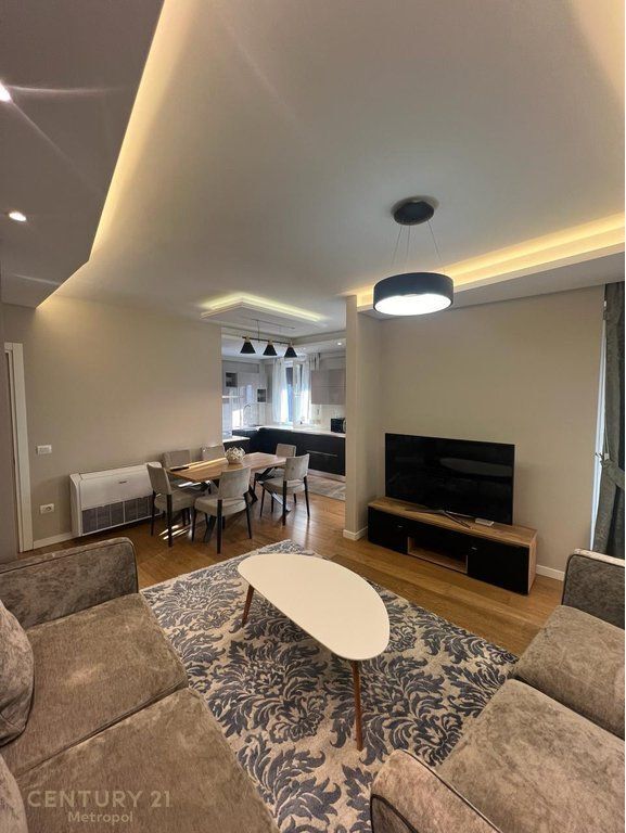 APARTAMENT 2+1+2 PËR QIRA | MYSLYM SHYRI – PRANË QENDRËS