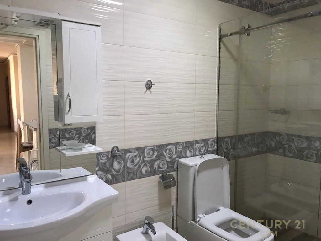 Appartamento 2+2 In Affitto a Zogu i Zi, Tirana - 700€ | 115 m²