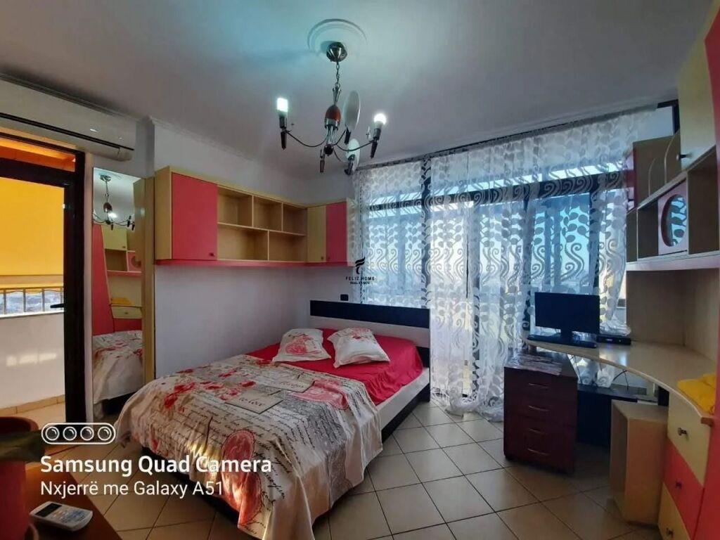 APARTAMENT ME QERA 3+1+2+3 RRUGA E KAVAJES 100.000 LEKE FH-97267