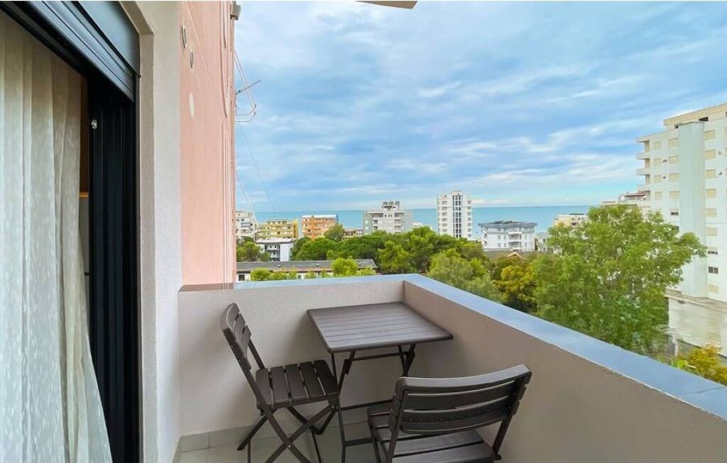 SHITET APARTAMENT 2+1 ME PAMJE NGA DETI I RIKONCEPTUAR NE 2 APARTAMENTE

