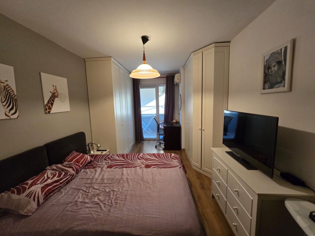 Apartament 1+1 me 2 Tualete me Qira – Te Brryli (Buzë Rrugës Kryesore) !