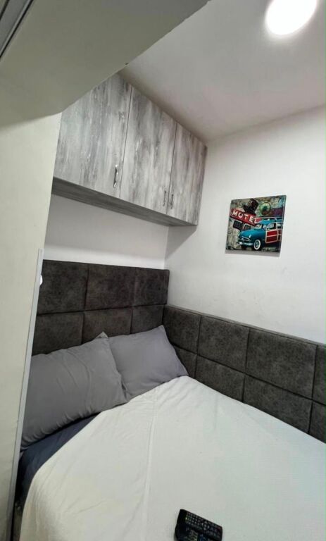 Brryl, jepet me qira apartament 1+1!