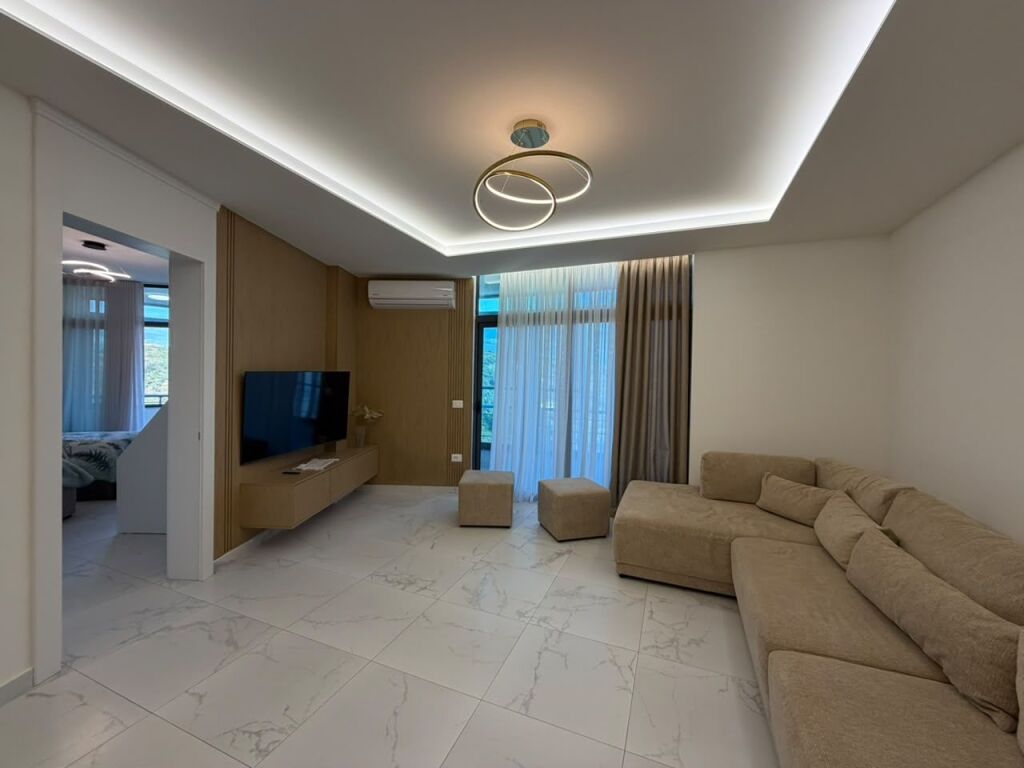 Apartment 2+1+2 for sale at Shkembi i Kavajes