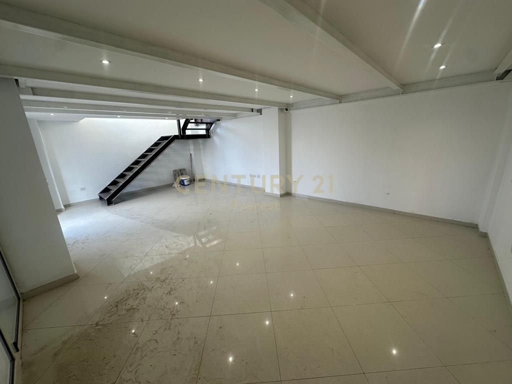 NEW BOULEVARD, COMMERCIAL SPACE FOR RENT